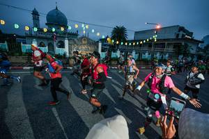 BIB: 
                            <button type="button" onclick="openModal(26232440)" class="btn btn-primary btn-sm float-right btn-popup" data-toggle="modal" data-target=".modal-high-quality">
                        <i class="fas fa-shopping-cart"></i> Add to Cart
                    </button>
                                            <button type="button" onclick="isThisMe(26232440, true)" class="btn btn-success btn-sm float-right btn-popup btn-isme hidden" data-toggle="tooltip" data-placement="bottom" title="นี่คือรูปของคุณใช่ไหม คลิกที่นี่เพื่อเอาเข้าอัลบั้ม">
                        <i class="fas fa-plus"></i> Add to album
                    </button>
                    <button type="button" onclick="isThisMe(26232440, false)" class="btn btn-warning btn-sm float-right btn-popup btn-isnotme hidden">
                        <i class="fas fa-ban"></i> Remove from album
                    </button>